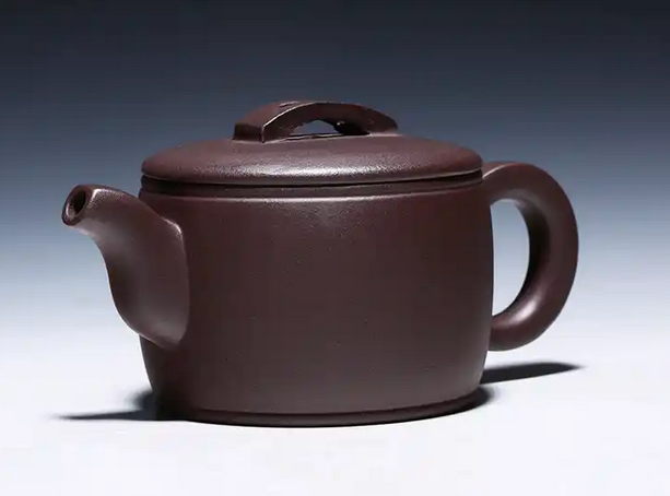 Why yixing purple clay teapots improve the flavor of loose leaf tea